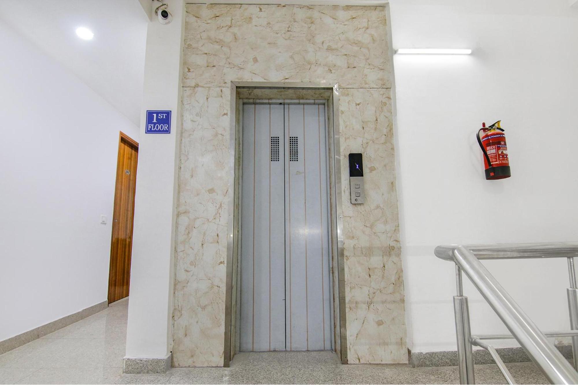 Fabhotel Gp Royal Chandīgarh Dış mekan fotoğraf